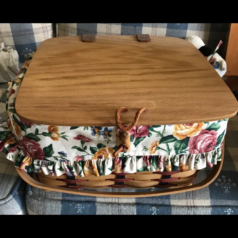 Proudly America 2004 picnic basket combo pre owned